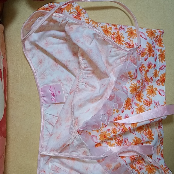 Kenzie cream satin, Soho stretch cotton floral camisoles size large. - Picture 9 of 10